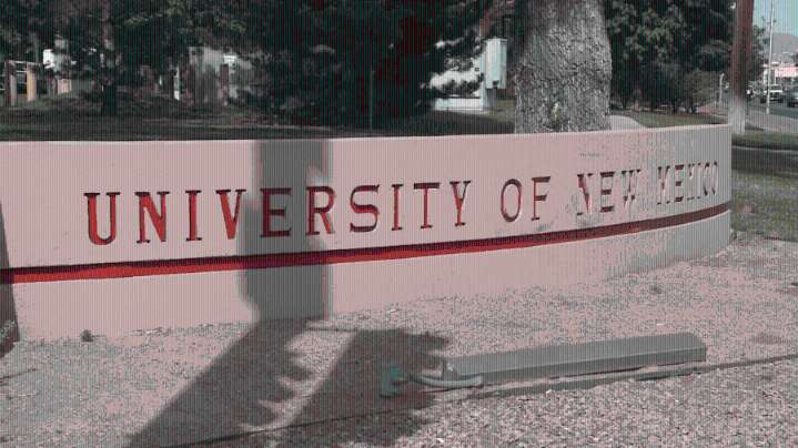 UNM automatically signing up freshmen in textbook purchase plan