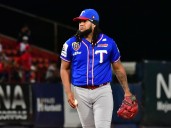 Arnaldo Hernández seguirá con los escualos