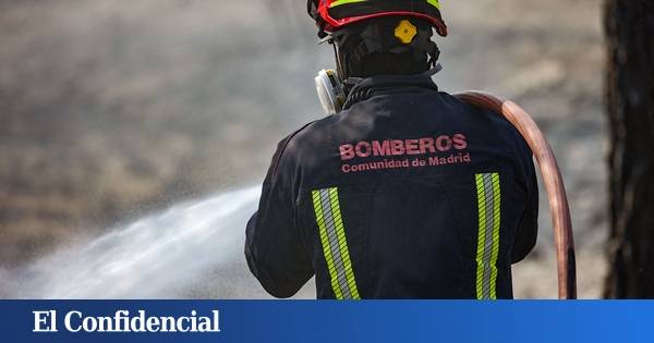 Extinguido un incendio forestal en Collado Mediano (Madrid) que afectó a tres viviendas
