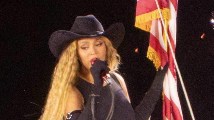 Beyoncé wins first primetime Emmy