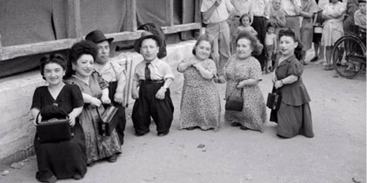 Los excéntricos Ovitz, la familia de talla baja que sufrió los experimentos de Mengele en el horror de Auschwitz