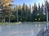 Agua de glaciar causa inundaciones y evacuaciones en Alaska