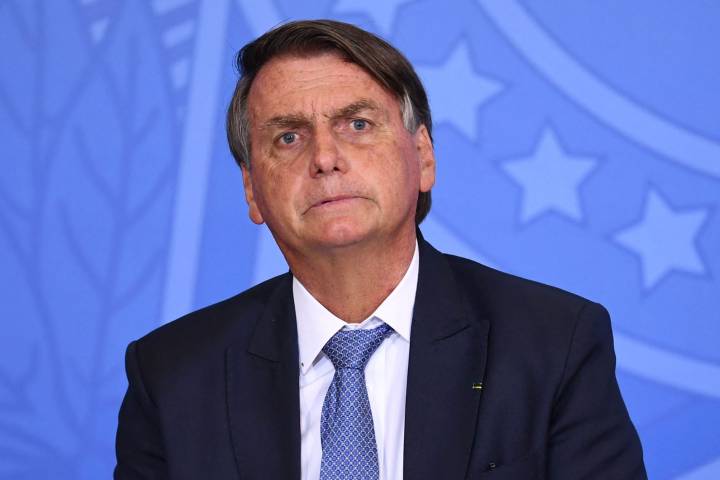 Brasil: juez ordena vigilancia permanente sobre Bolsonaro por "riesgo de fuga"