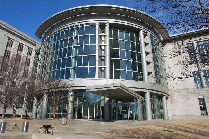 Helena-West Helena man pleads guilty in machine gun case