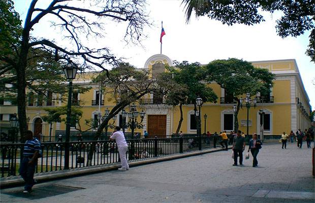 Venezuela felicita a Vietnam por los 80 años de la Revolución de Agosto