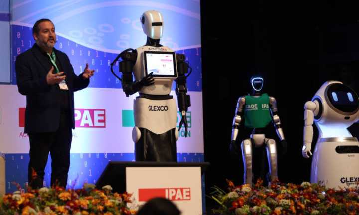 CADE Educación: Alfredo Pérsico «La filosofía devora la Inteligencia Artificial» [VIDEO]