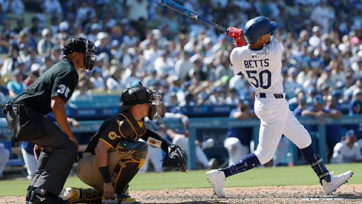 Mookie Betts' clutch homer lifts Dodgers over Padres 5-4, for 3-game sweep extending NL West lead to 2 games