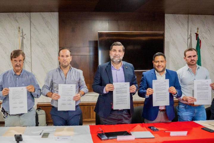 Instalan Comisión Mixta la Secretaría de Infraestructura y CMIC, en Coahuila