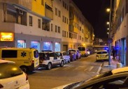Hallan a un joven ensangrentado tirado en una calle en extrañas circunstancias