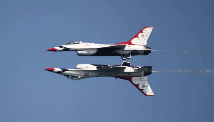U.S. Air Force Thunderbirds, U.S. Army Parachute Team Golden Knights to headline Chicago Air and Water Show