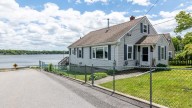 Home of the Week: On the pond in the Ocean State
