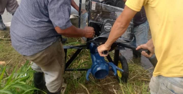 Hidrollanos instala bomba de achiques para el drenaje de aguas