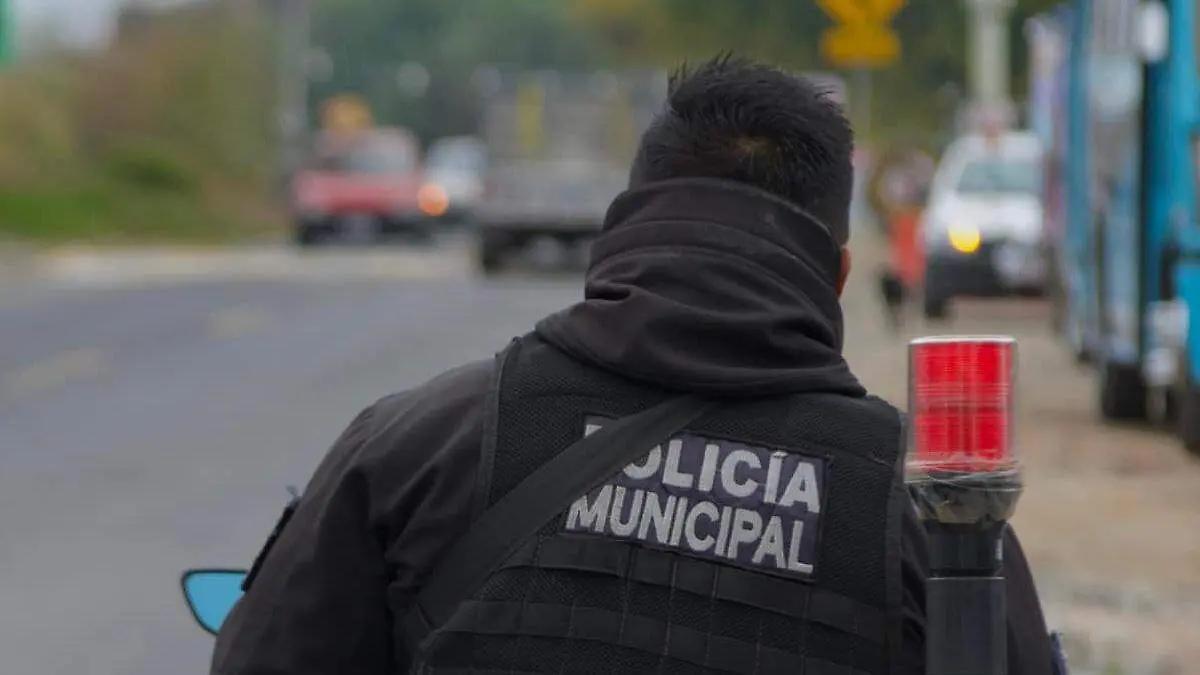 Roban 100 mil pesos a cuentahabiente en Plaza San Pedro tras realizan disparos