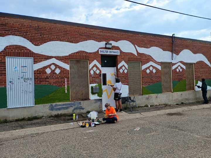 Art with Heart: Samaritan House staff and volunteers create meaningful mural together