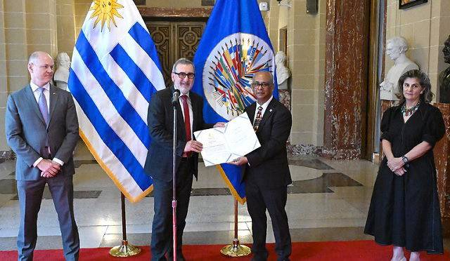 Nuevo Embajador de Uruguay ante la OEA presenta credenciales