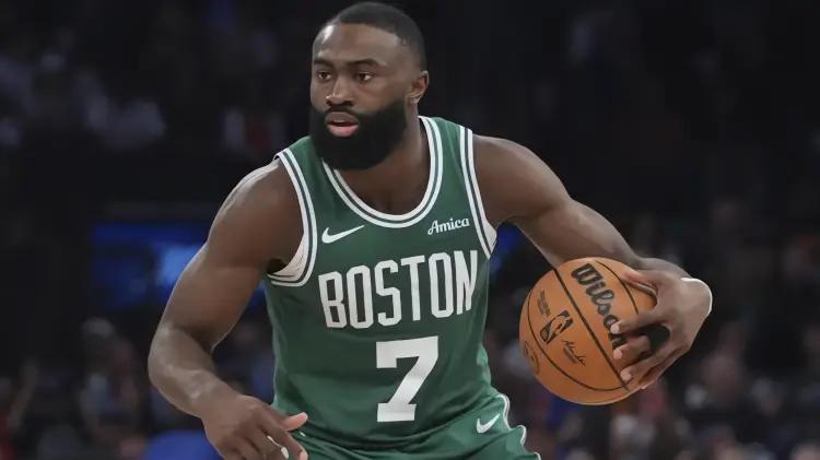 Padre de estrella de la NBA apuñala a hombre en pelea por golpe a auto en Las Vegas