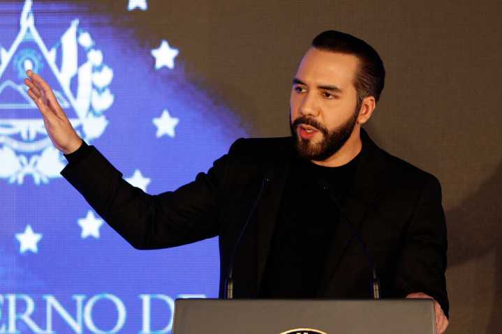 EE.UU. apoya reforma constitucional en El Salvador y rechaza comparaciones con dictaduras