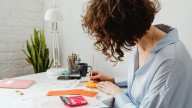 Hábitos financieros: cosas que no debes meter en tu cartera, ¡el dinero volará!