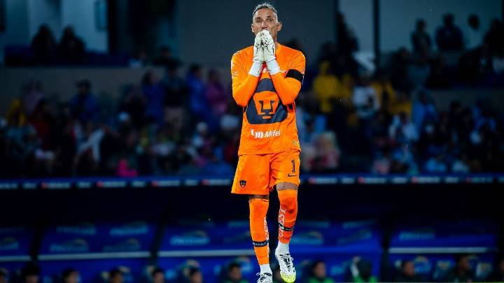 Afición de Pumas soporta lluvia, retrasos y un empate, por Keylor Navas