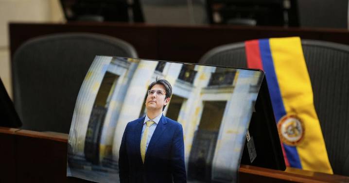 Colombian Sen. Miguel Uribe dies 2 months after being shot during a rally