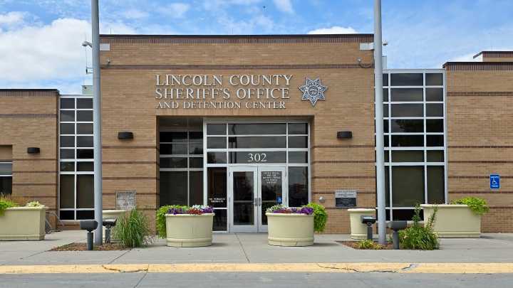 ACLU de Nebraska demanda liberación de detenida en operativo de ICE