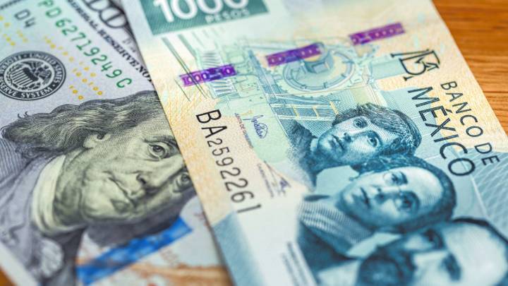 Peso mexicano avanza por debilidad del dólar tras dato de inflación de Estados Unidos