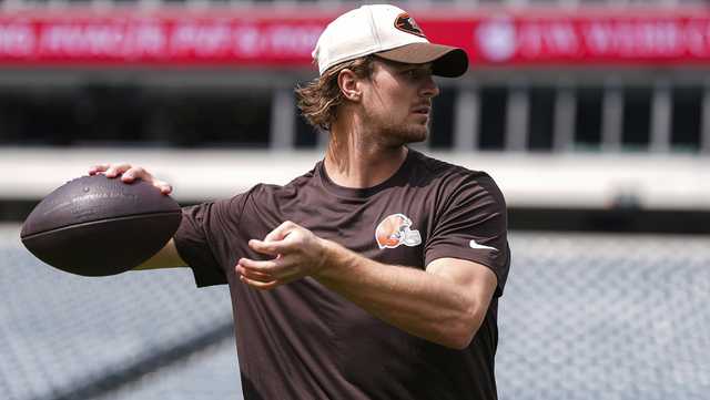 Raiders' Kenny Pickett brings chip on his shoulder after trades