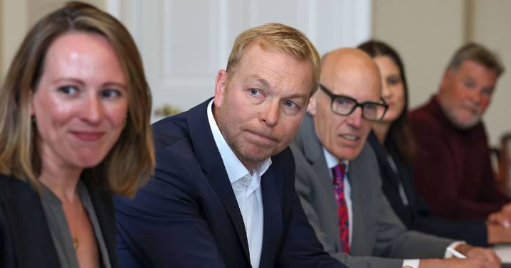 First Minister John Swinney meets Sir Chris Hoy at prostate cancer roundtable