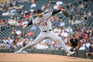 Sweeney hits go-ahead single in the seventh to lead Tigers past Twins 8