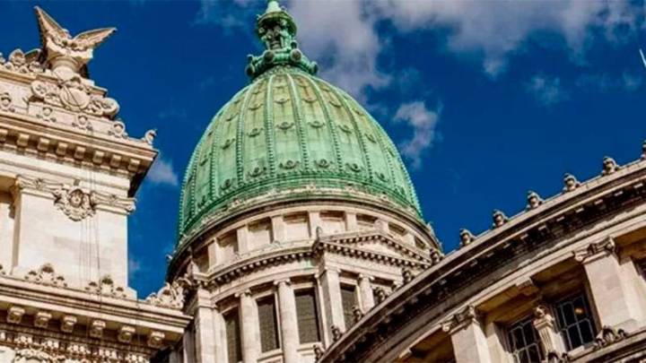 El proyecto para redistribuir el impuesto a los combustibles obtuvo dictamen y avanza en Diputados