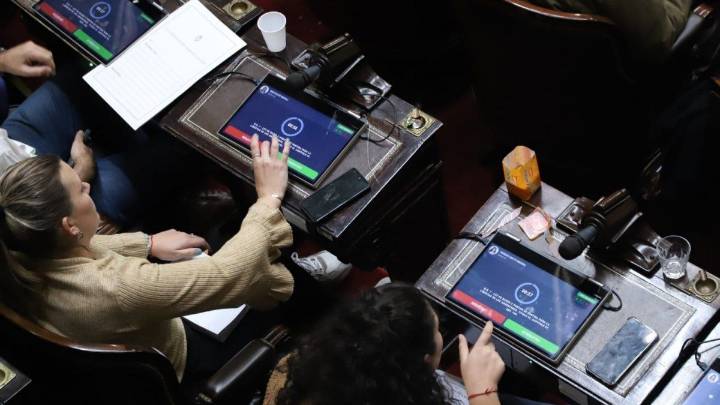 Polémica por los vetos de Javier Milei en Diputados: ¿cómo se calculan los dos tercios necesarios para rechazarlos?