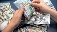 El dólar oficial cae en picada: el blue trepó 20 pesos