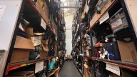 Drones, diamantes... dentro de la Oficina de Objetos Perdidos de Madrid