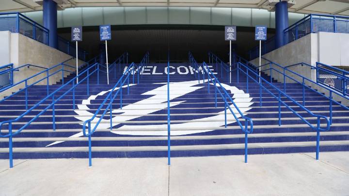 Lightning's home renamed Benchmark International Arena