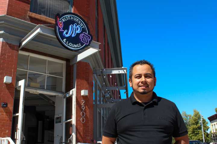 Sports bar-breakfast hybrid takes former Sarto’s space in Jefferson Park