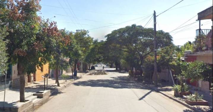 Roban dos millones de pesos bajo amenazas con un arma