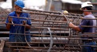 ¿Cuál es el salario promedio del sector industrial privado en Venezuela?