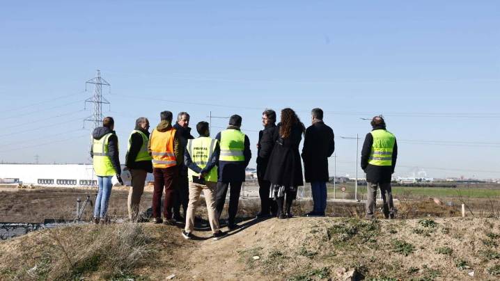 El Puente Isaac Albéniz de Pinto avanza con la instalación de cinco vigas este fin de semana