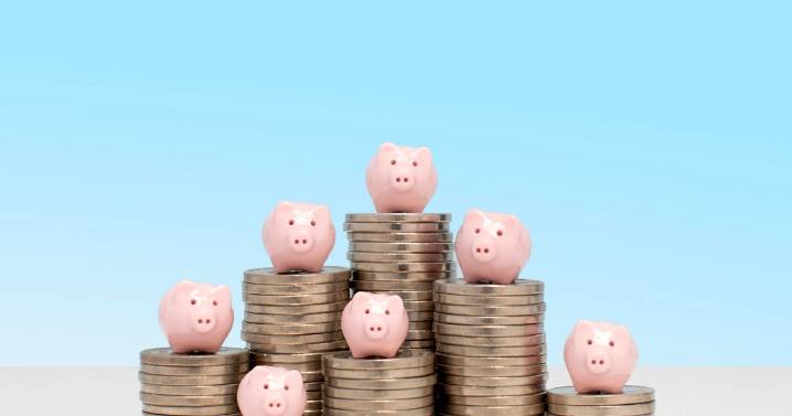 $40,000 CD vs. $40,000 money market account: Which earns more interest now?