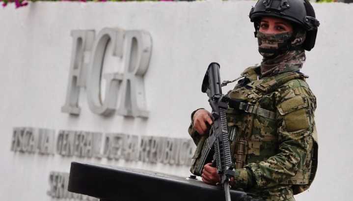 México entrega a EU a 26 reclusos ligados al narcotráfico