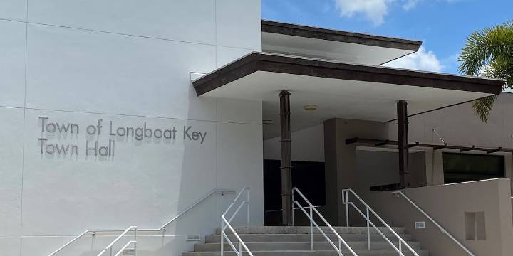 Road sign changes erasing Gulf of Mexico references on Longboat Key