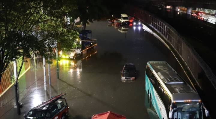 Lluvias en CDMX provocan caos y cancelaciones en el Aeropuerto Internacional