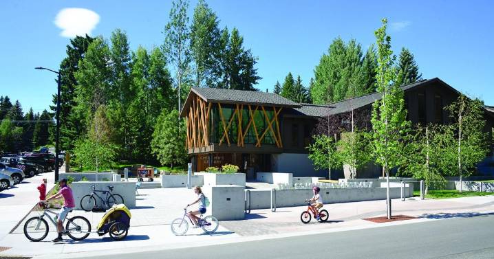 Community Library celebrates 70 years