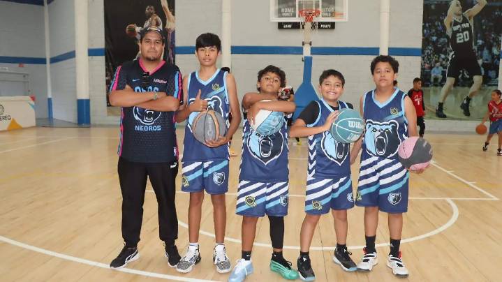 Osos motivados de jugar en casa el Hoop Hit Up