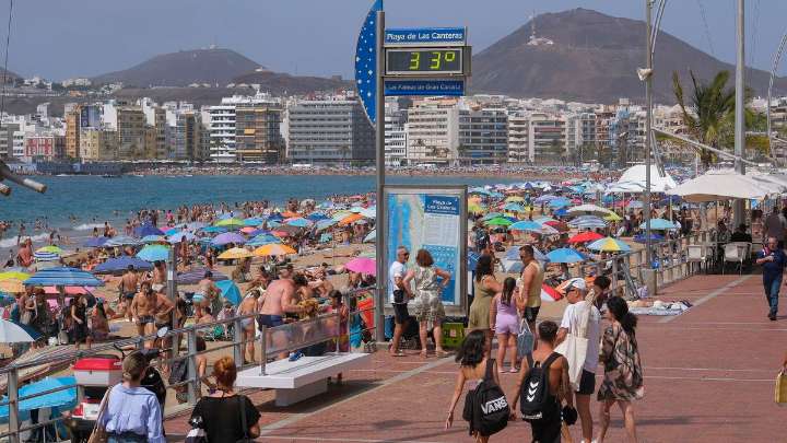 Canarias despierta sofocada este domingo con casi 38 grados a las siete de la mañana