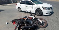 Adolescente en motocicleta choca en carretera de Nuevo Laredo