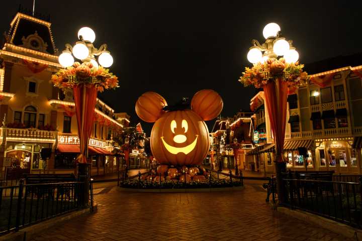 Fall Favorites return to Disneyland Resort through Nov. 2