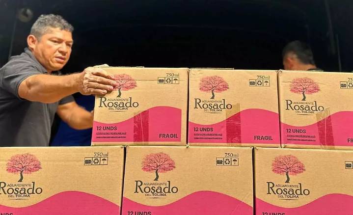 Inició la expansión de Tapa Roja y aguardiente Rosado del Tolima en Colombia