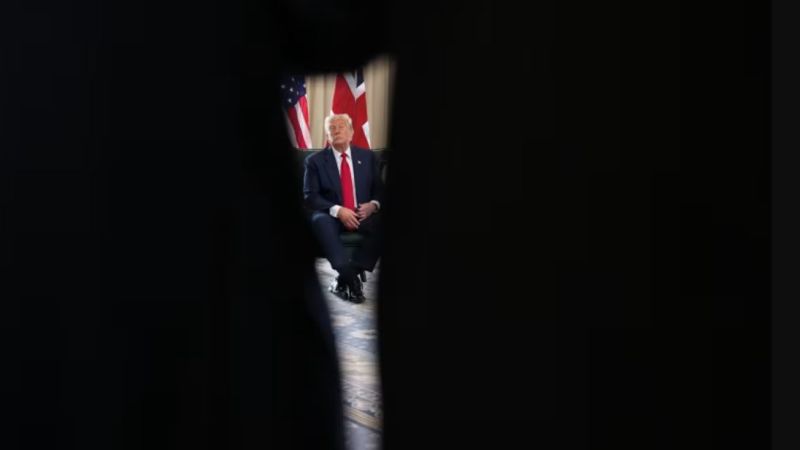 La campaña de represalias legales de Trump se vuelve más descarada