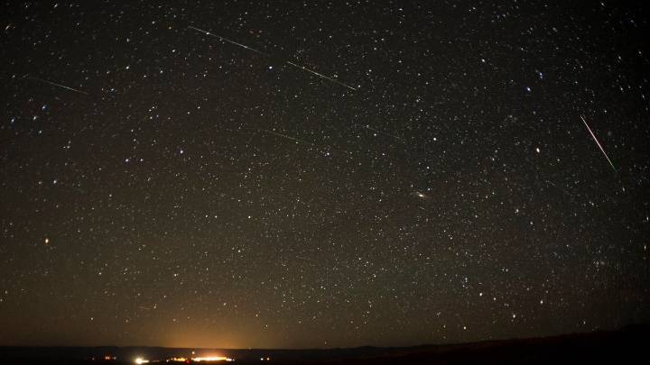 Perseidas 2025 | Los mejores planes para disfrutar de la lluvia de estrellas del verano en familia